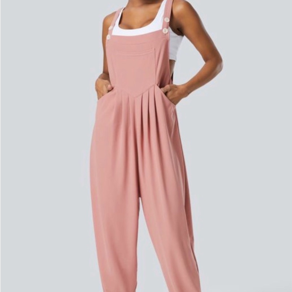 *NWT* Halara Pockets Waffle Casual Jogger Overalls – Size M – Rose Tan